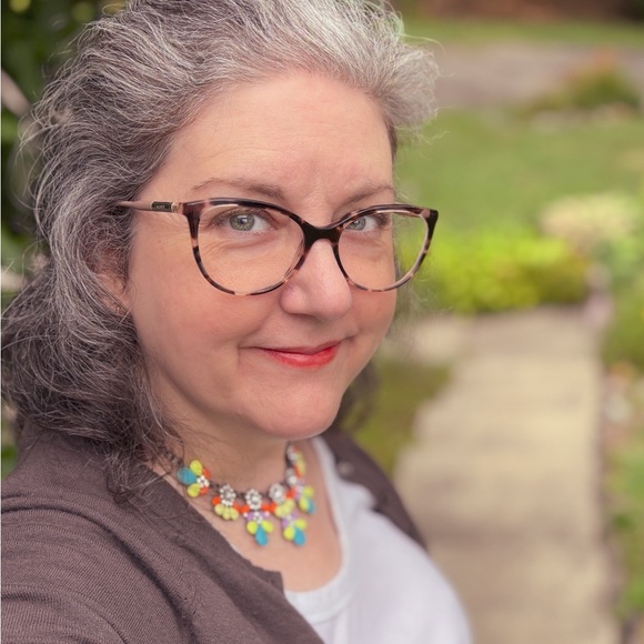 Meet your Posher, Kelly - Picture 4 of 4